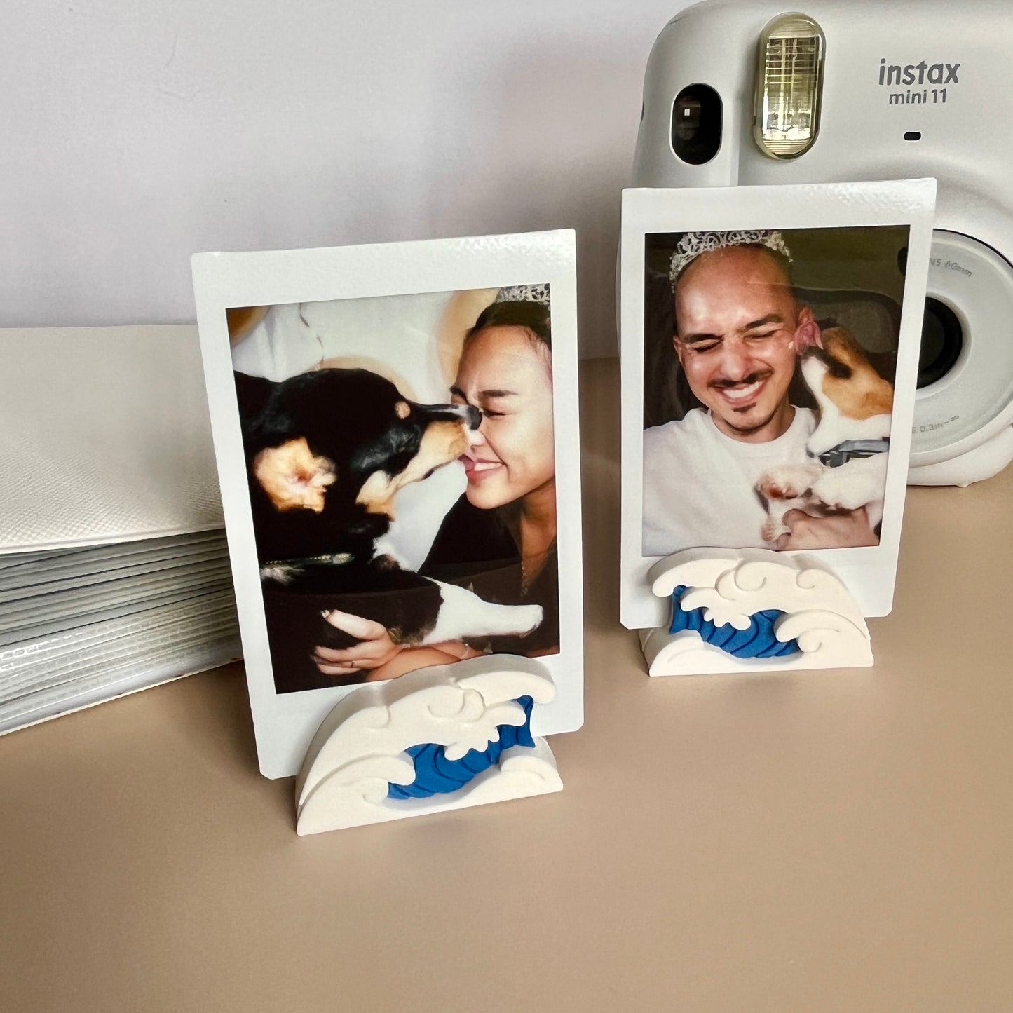 Japanese Wave Photo Stand - Set of 2