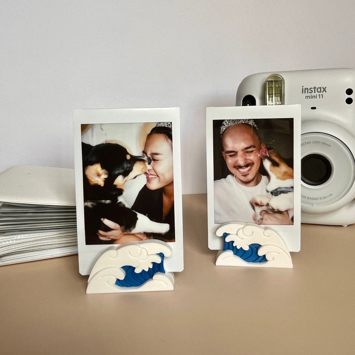 Japanese Wave Photo Stand - Set of 2